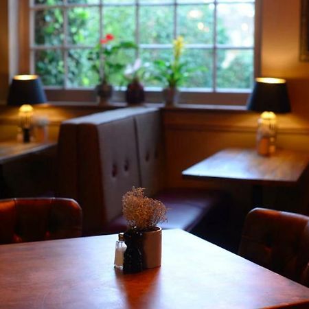 Kings Arms Hotel Brentford Eksteriør billede